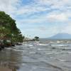 Costa do lago Nicarágua em San Jorge. Ao fundo, o vulcão Concepción, na ilha Ometepe